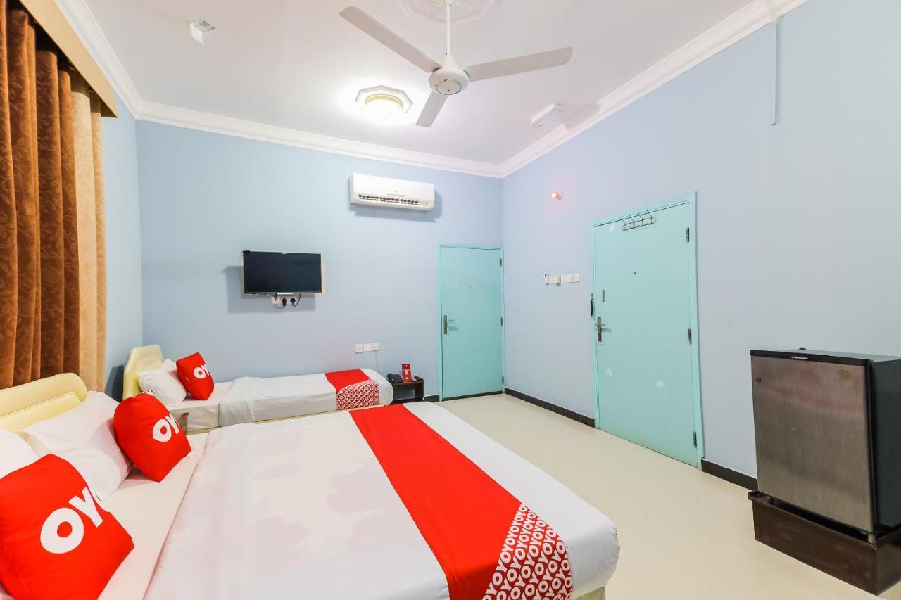 Super Oyo 110 Ras Al Hadd Guest House エクステリア 写真